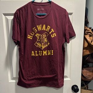 Warner Bros. Maroon Hogwarts Alumni T-Shirt
